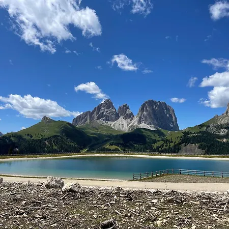 Oda ve Kahvaltı Fedaia Joy